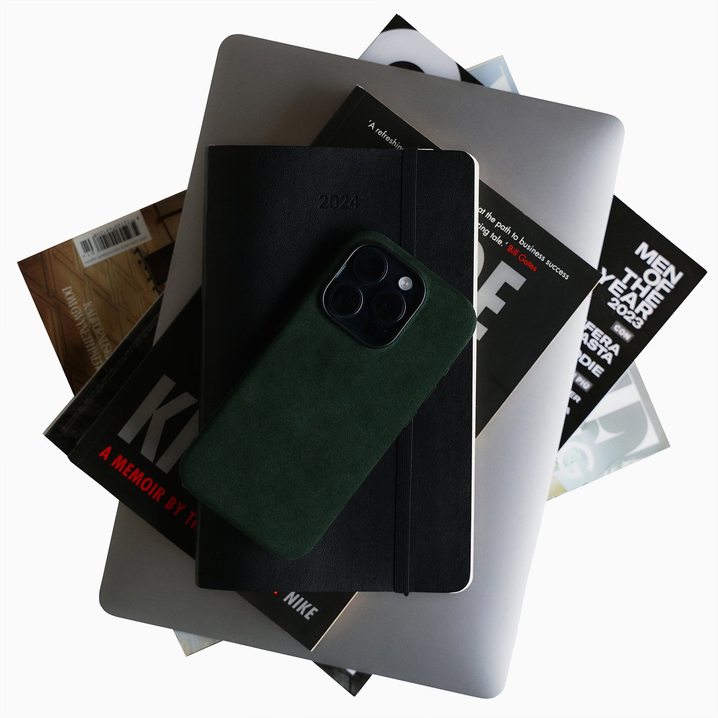 Etui na iPhone 15 Pro - Zielona Alcantara